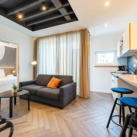 Dioniz Luxury 1 * زادار