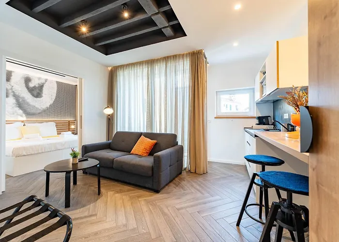 Dioniz Luxury 1 * زادار