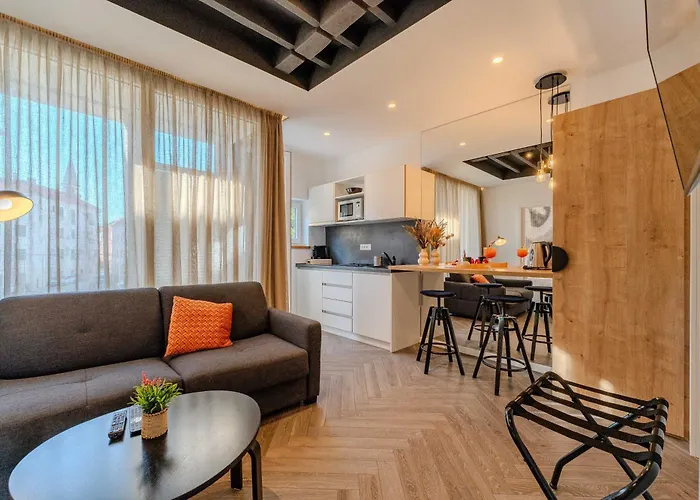 Dioniz Luxury 1 *