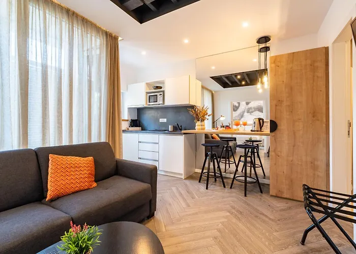 Dioniz Luxury 1 *